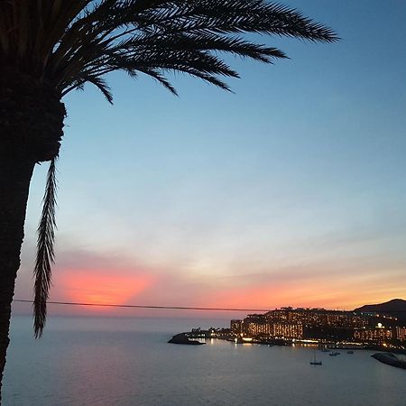 شقة Deluxe Seaview-Sunsets !Transfe-R Inc! Pool,2Aircond,2Tv65",600Mb Dishwasher,,2 Beaches,Anfi-View باتالاباكا المظهر الخارجي الصورة