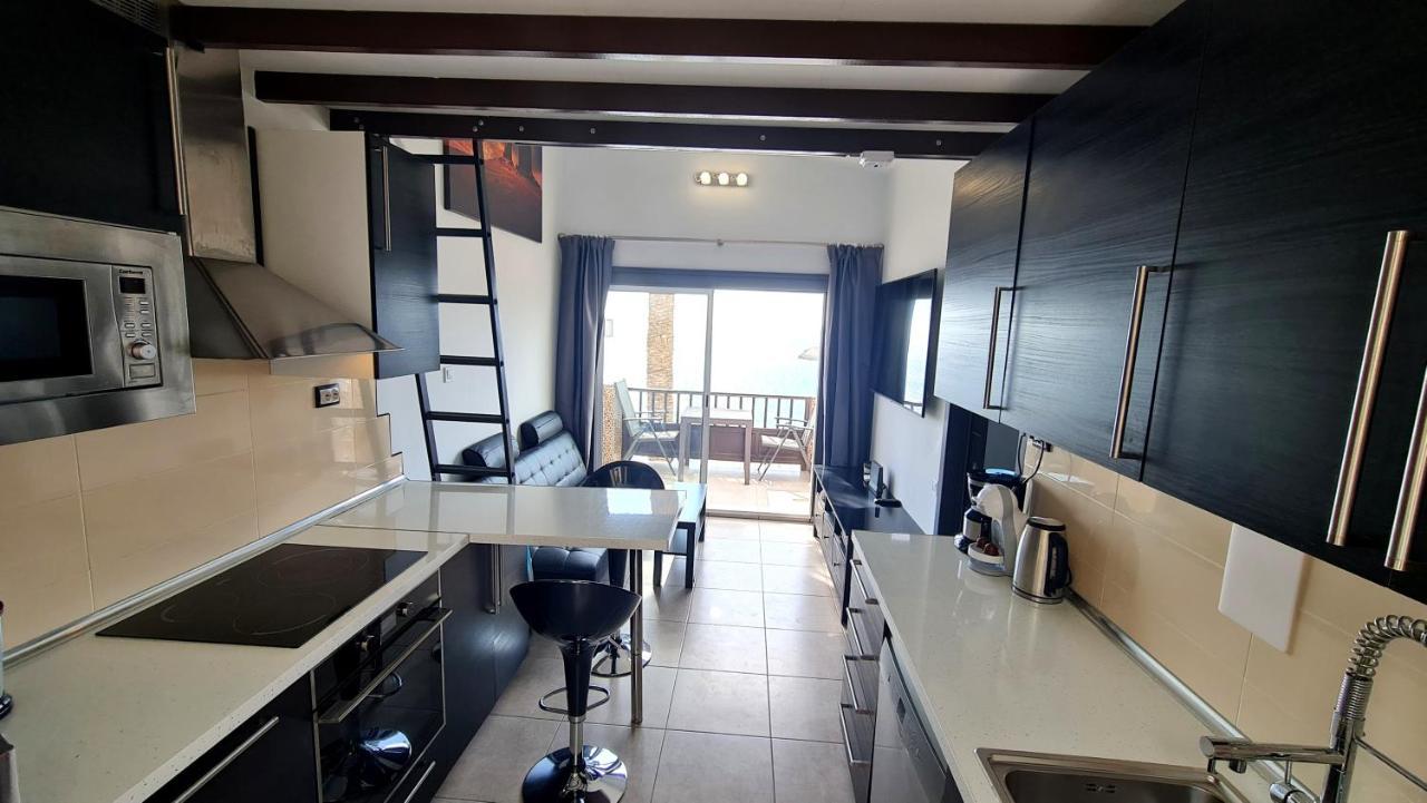 شقة Deluxe Seaview-Sunsets !Transfe-R Inc! Pool,2Aircond,2Tv65",600Mb Dishwasher,,2 Beaches,Anfi-View باتالاباكا المظهر الخارجي الصورة