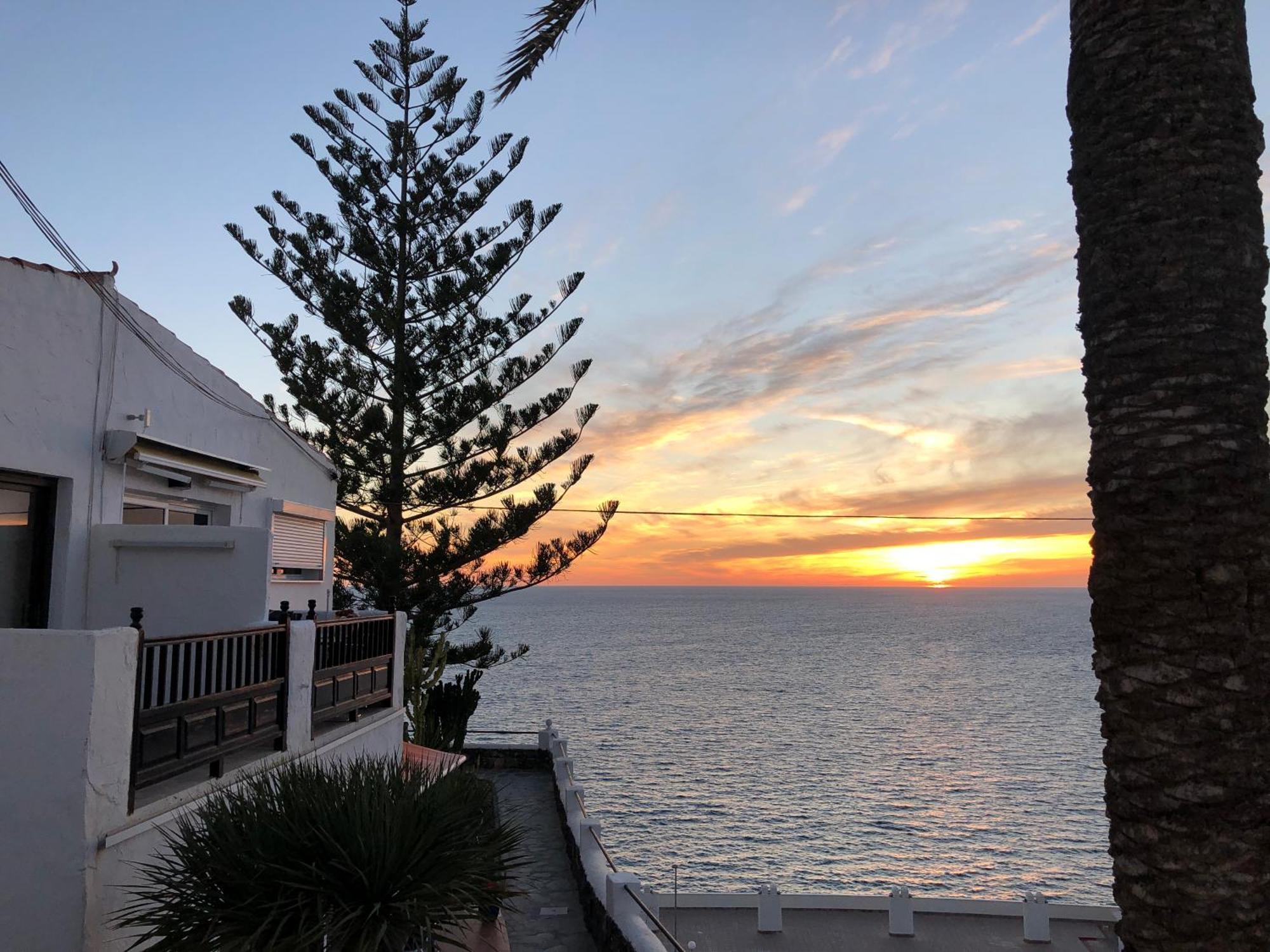 شقة Deluxe Seaview-Sunsets !Transfe-R Inc! Pool,2Aircond,2Tv65",600Mb Dishwasher,,2 Beaches,Anfi-View باتالاباكا المظهر الخارجي الصورة
