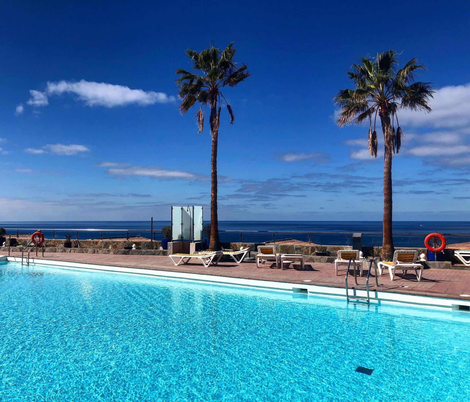 شقة Deluxe Seaview-Sunsets !Transfe-R Inc! Pool,2Aircond,2Tv65",600Mb Dishwasher,,2 Beaches,Anfi-View باتالاباكا المظهر الخارجي الصورة
